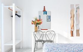 Lia Rooms 2